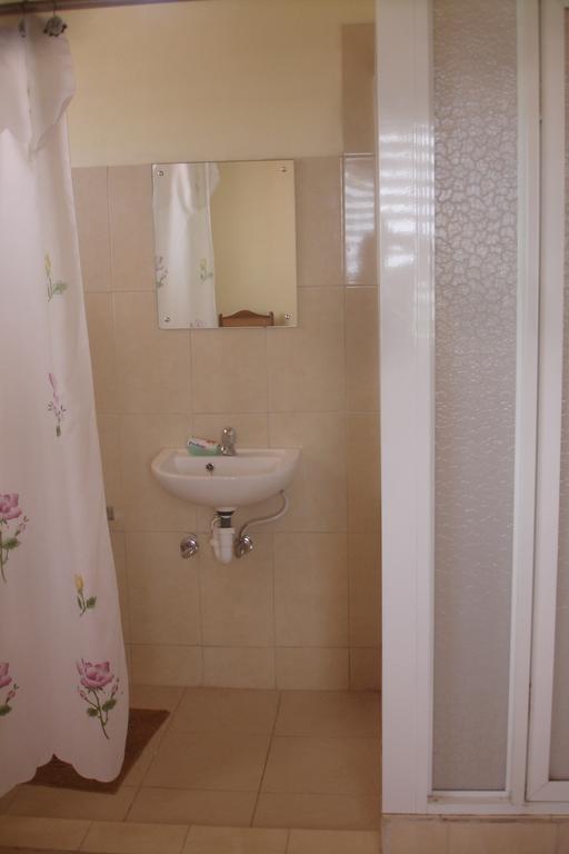 بورت أنطونيو Finjam Cottage الغرفة الصورة